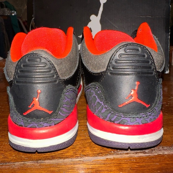 Kids Jordan 3 sneakers size 9.5 - Picture 5 of 8
